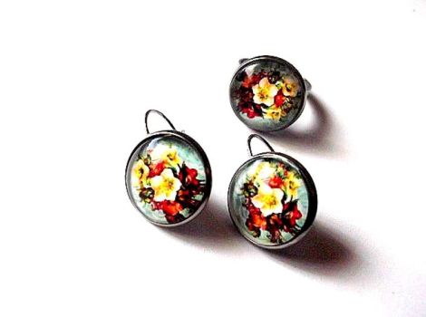 Set cu sticla cu motiv floral 