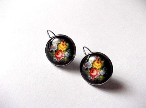 cercei cu sticla cu motiv floral 