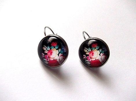 cercei cu sticla cu motiv floral