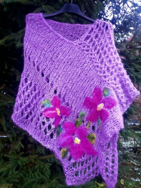 Poncho tricotat i impaslit