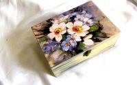 cutie lemn cu model floral 