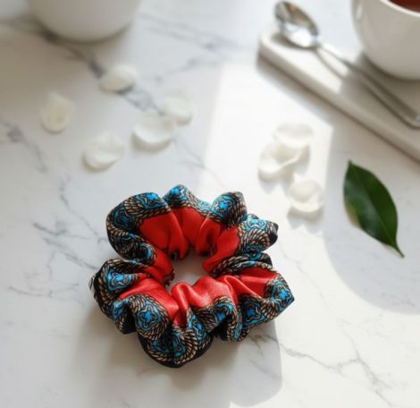 Scrunchie Lucrat Manual din Satin Premium