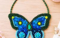 Colier fluture