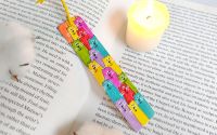 Semn de carte pisici multicolore