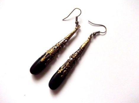 cercei howlite negru