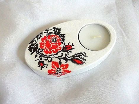 Suport lumanare cu motiv traditional