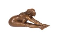 Nud intins- statueta din bronz pe un soclu marmura