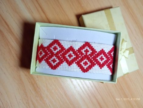 Bratara cu modele traditionale