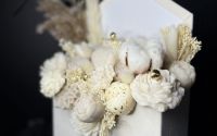 Aranjament floral din cear natural Amorelle