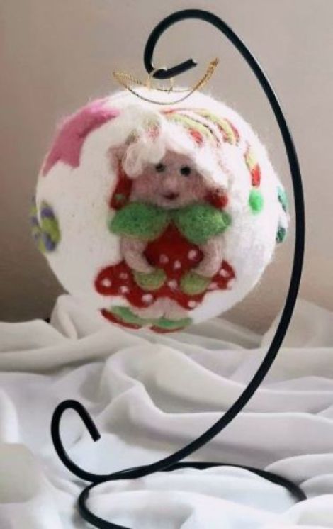 decoratiune de Craciun - glob din lana impaslita