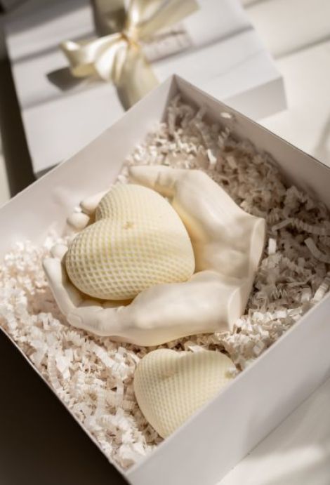 Hearts Embrace gift box
