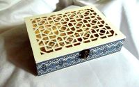 Cutie din lemn cu motiv traditional 