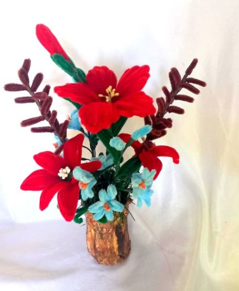 aranjament floral cu flori 