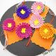 Broe handmade cu flori tip crizantem- Martisor 
