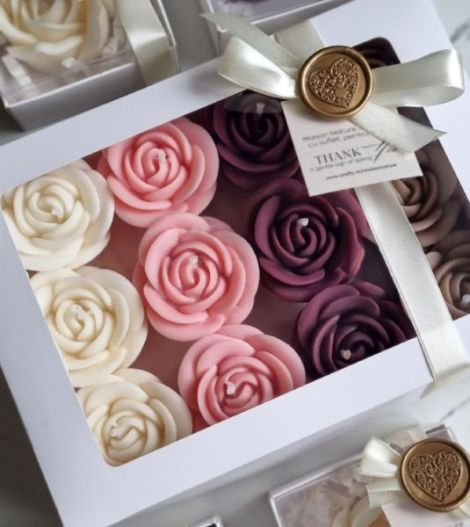 Scented rose gift box
