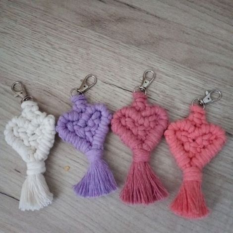 Breloc macrame inima