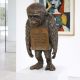 Maimuta-statueta din bronz cu soclu din marmura