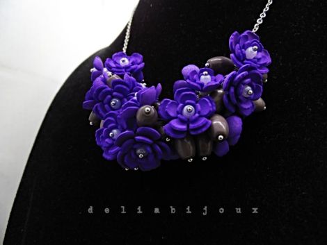Colier handmade statement cu flori mov - buchet fl