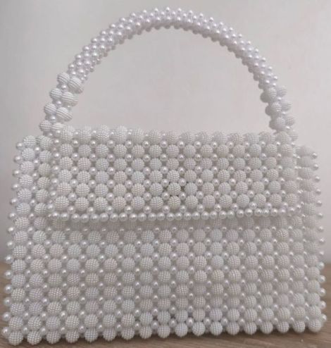 Geanta handmade din margele albe
