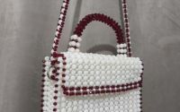 Geanta handmade din margele crem  si rusu rubiniu 