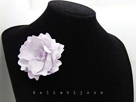 Bro floare lila delicat uoar perfect pentr