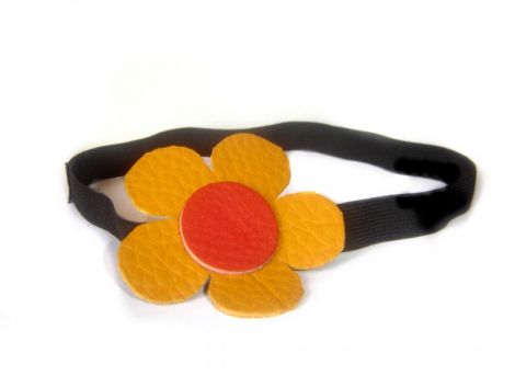 Bentita pe elastic si floare din piele