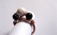inel de cupru cu howlite si goldstone 