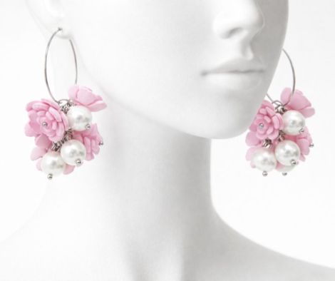 Cercei handmade cu flori roz si perle cod1402