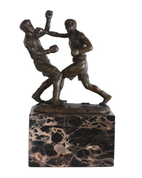 Boxeri-statueta din bronz pe un soclu din marmura