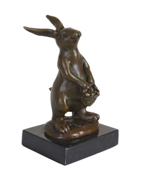 Iepuras-statueta din bronz cu un soclu din marmura