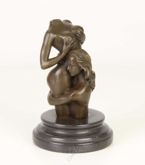 Doua femei-statueta erotica din bronz