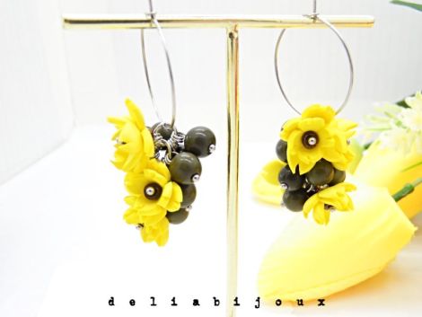 Cercei handmade cu flori galbene si margele de sti