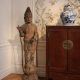 Guanyin-statuetea monumentala din lemn patinat