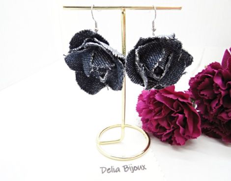 Cercei statement din blugi reciclat flori handmade