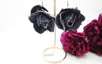 Cercei statement din blugi reciclat flori handmade
