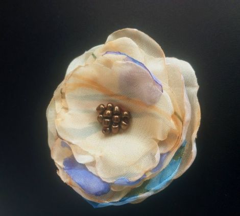brosa camp de flori 9 cm