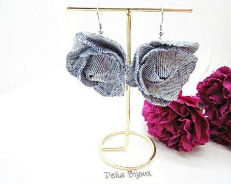 Cercei statement din blugi reciclat flori handmade
