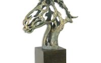 Cap de cal-statueta din rasini speciale