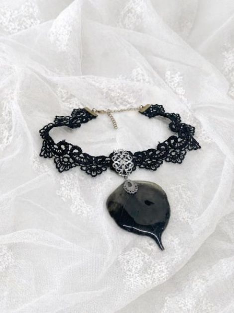 Colier -choker din dantela