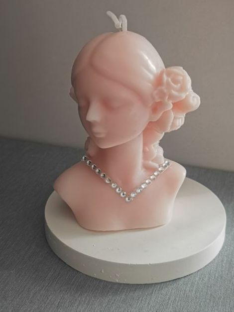 Statueta zeia din ceara devsoia