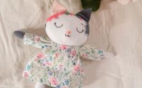 Pisicuta gri - broderie flori roz