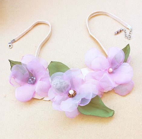 Colier diafan floral roz delicat