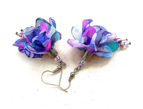 cercei clopoei de flori violet indigo