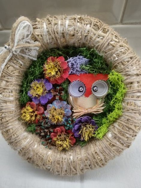 Decor coroni Bufnita din gradina cu flori 