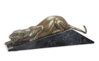 Pantera-statueta din bronz cu un soclu din marmura