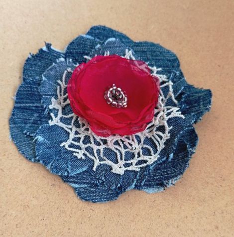 brosa denim i floare rosie 13 cm