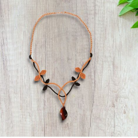 Colier macrame cu agata maro