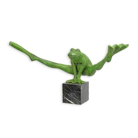 Broasca sarind-statueta din bronz cu soclu din mar