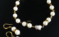 set perle seashell albe si accesorii aurite