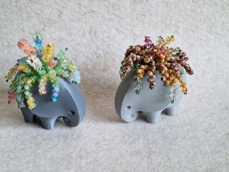  Decoratiune cu plante suculente din margele 